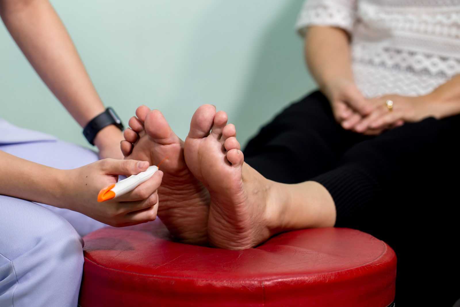 Advanced Podiatry Specialists Specialists offers tips for taking care of diabetic feet